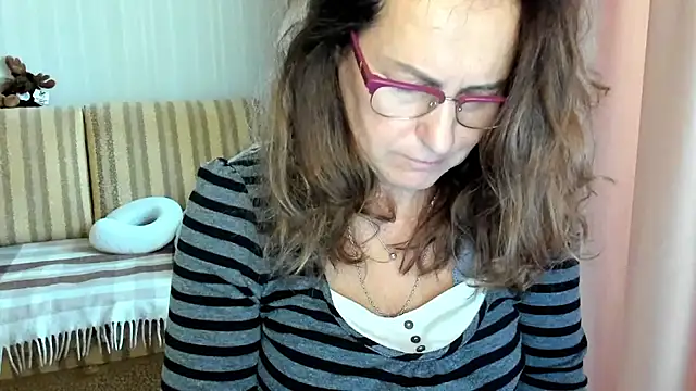 lauraoven online show from 17, 10, 2025