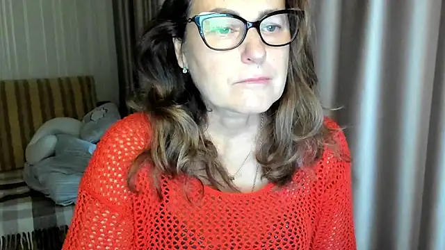 lauraoven online show from 6, 11, 2025