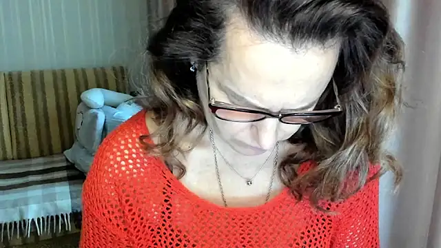 lauraoven online show from 8, 11, 2025