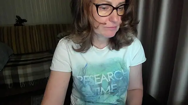 Snapshot of lauraoven chatting on 29, 4, 2026 lauraoven online show from 29, 4, 2026