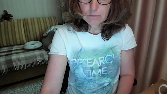 Snapshot of lauraoven chatting on 26, 5, 2026 lauraoven online show from 26, 5, 2026