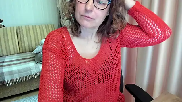 Snapshot of lauraoven chatting on 31, 5, 2026 lauraoven online show from 31, 5, 2026