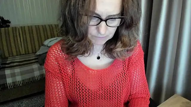 Snapshot of lauraoven chatting on 31, 5, 2026 lauraoven online show from 31, 5, 2026