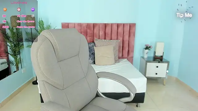 tati saldarriaga online show from 28, 11, 2025