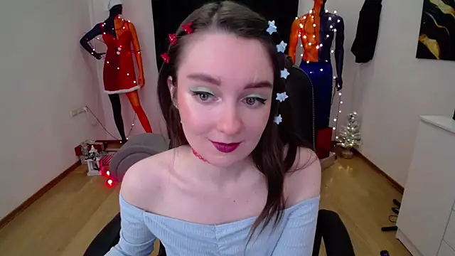 Snapshot of CloudGrace chatting on 12, 1, 2025 CloudGrace online show from 12, 1, 2025