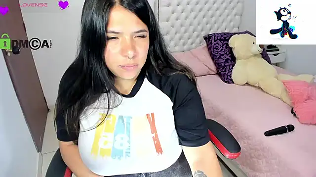 Karlathompson online show from 10, 2, 2025