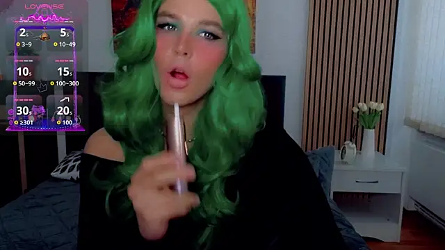 Snapshot of HelenSpellman chatting on 12, 7, 2026 HelenSpellman online show from 12, 7, 2026