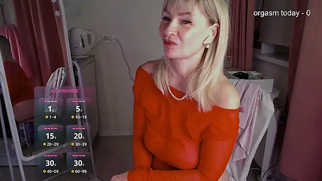 JuliaVilnet online show from 22, 1, 2025