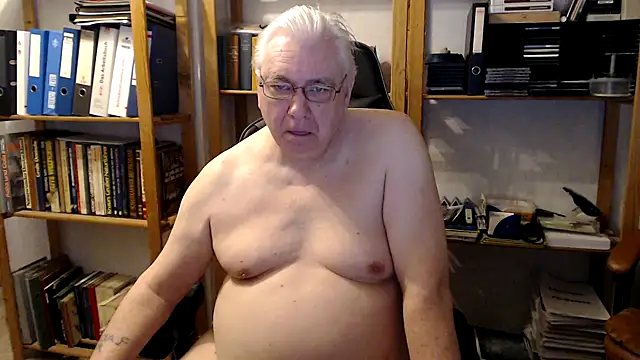 Snapshot of SchwanzhureXXL chatting on 7, 4, 2026 SchwanzhureXXL online show from 7, 4, 2026