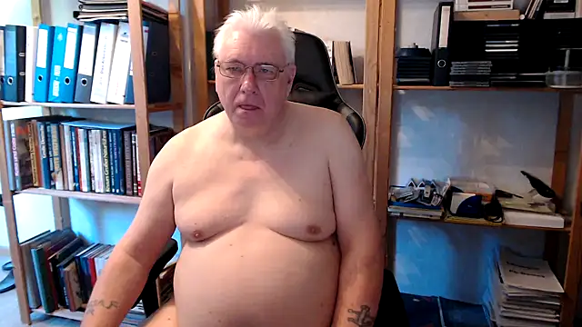 Snapshot of SchwanzhureXXL chatting on 2, 5, 2026 SchwanzhureXXL online show from 2, 5, 2026