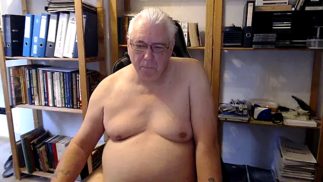 Snapshot of SchwanzhureXXL chatting on 7, 6, 2026 SchwanzhureXXL online show from 7, 6, 2026