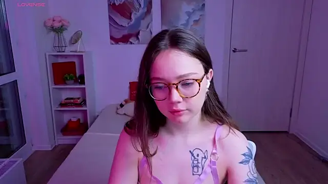 Snapshot of MilenaSaint chatting on 14, 10, 2025 MilenaSaint online show from 14, 10, 2025