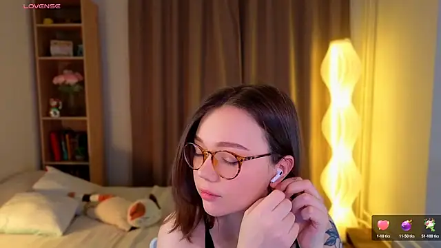 MilenaSaint online show from 11, 2, 2026