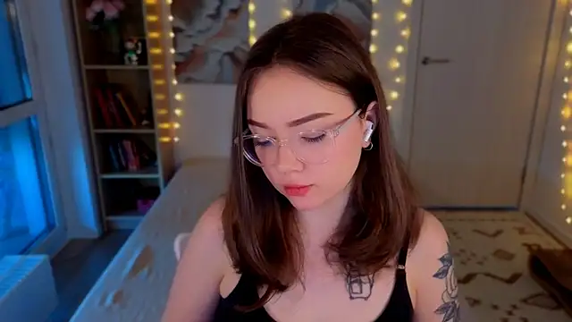 Snapshot of MilenaSaint chatting on 23, 6, 2026 MilenaSaint online show from 23, 6, 2026