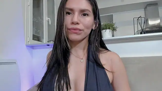 Snapshot of LalieFR chatting on 22, 1, 2025 LalieFR online show from 22, 1, 2025