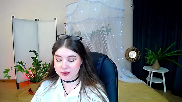 NicoleFoxery online show from 7, 2, 2025