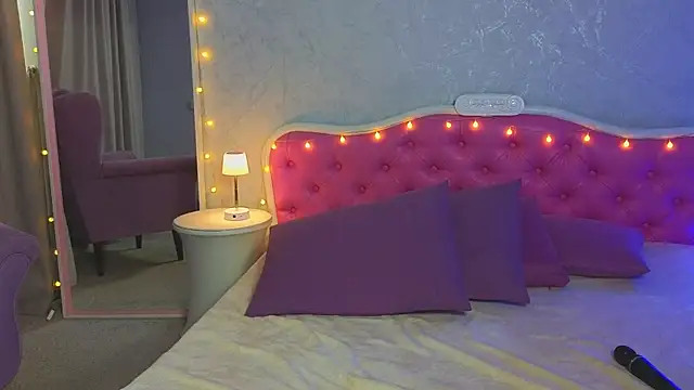 Snapshot of Ariana_Petite chatting on 20, 2, 2025 Ariana Petite online show from 20, 2, 2025