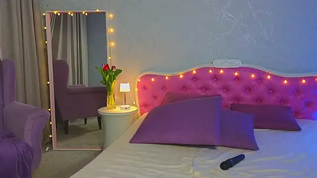 Snapshot of Ariana_Petite chatting on 7, 3, 2025 Ariana Petite online show from 7, 3, 2025