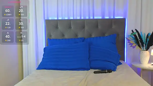 Snapshot of Ariana_Petite chatting on 2, 10, 2025 Ariana Petite online show from 2, 10, 2025