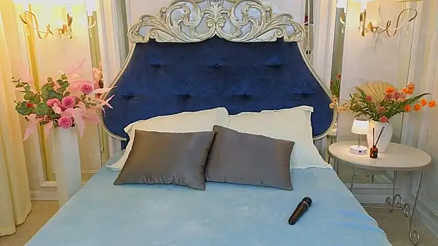 Snapshot of Ariana_Petite chatting on 15, 5, 2026 Ariana Petite online show from 15, 5, 2026
