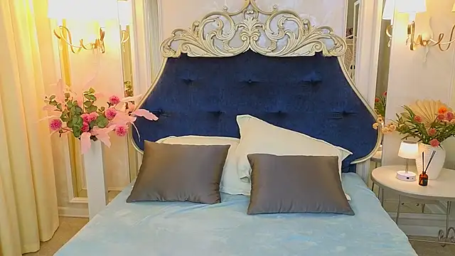Snapshot of Ariana_Petite chatting on 15, 5, 2026 Ariana Petite online show from 15, 5, 2026