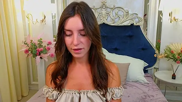 Snapshot of Ariana_Petite chatting on 15, 6, 2026 Ariana Petite online show from 15, 6, 2026