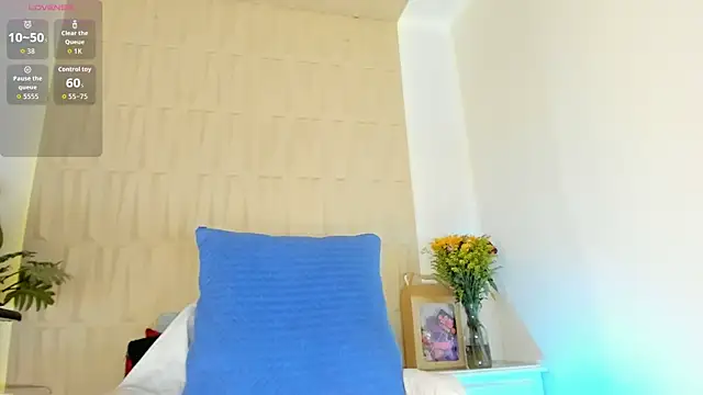 mia pineda online show from 31, 5, 2026