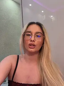 Snapshot of mollyxxx chatting on 26, 4, 2026 mollyxxx online show from 26, 4, 2026