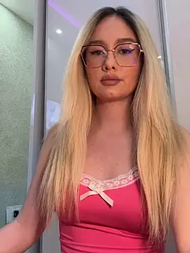 Snapshot of mollyxxx chatting on 27, 4, 2026 mollyxxx online show from 27, 4, 2026
