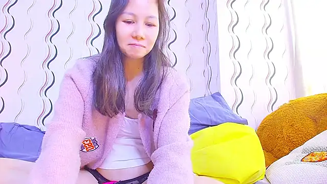 Snapshot of Asiannina chatting on 2, 1, 2025 Asiannina online show from 2, 1, 2025