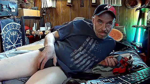 Snapshot of Makowboy chatting on 19, 4, 2026 Makowboy online show from 19, 4, 2026