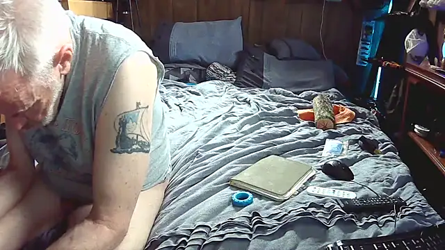 Snapshot of Makowboy chatting on 19, 5, 2026 Makowboy online show from 19, 5, 2026