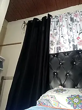 NIKOLE1301 online show from 8, 2, 2025