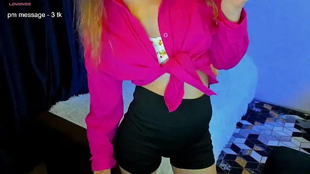 Snapshot of CurlySteph chatting on 1, 3, 2025 CurlySteph online show from 1, 3, 2025