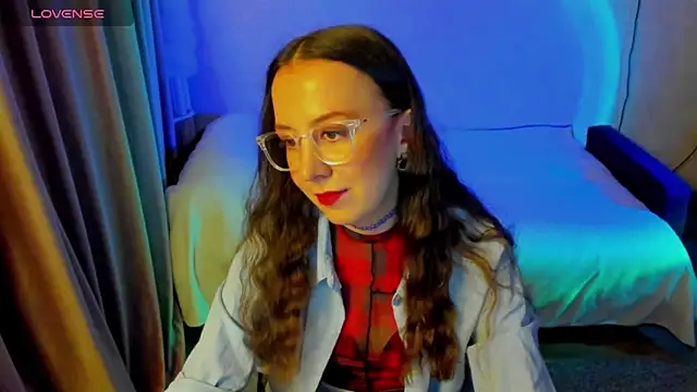 CurlySteph online show from 7, 6, 2026