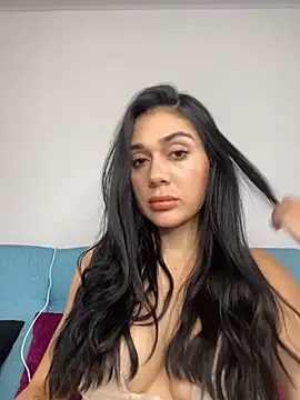 Snapshot of LaanaCooper chatting on 28, 2, 2025 LaanaCooper online show from 28, 2, 2025