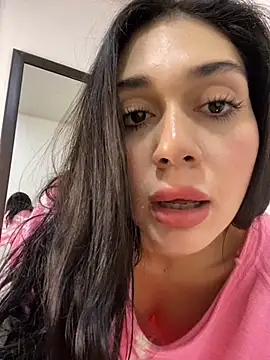 Snapshot of LaanaCooper chatting on 5, 3, 2025 LaanaCooper online show from 5, 3, 2025