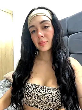 Snapshot of LaanaCooper chatting on 16, 9, 2025 LaanaCooper online show from 16, 9, 2025