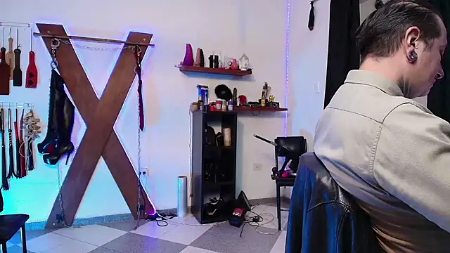 boy n girl online show from 6, 2, 2025