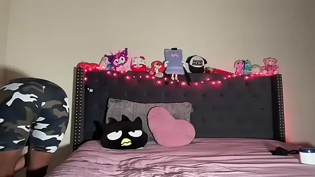 Cum2Charm online show from 9, 10, 2025