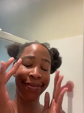Snapshot of Cum2Charm chatting on 30, 4, 2026 Cum2Charm online show from 30, 4, 2026