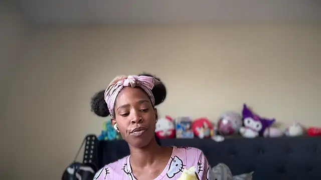 Snapshot of Cum2Charm chatting on 3, 5, 2026 Cum2Charm online show from 3, 5, 2026
