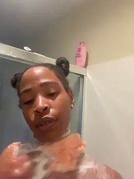 Snapshot of Cum2Charm chatting on 4, 5, 2026 Cum2Charm online show from 4, 5, 2026