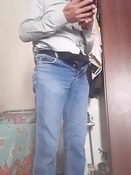 Snapshot of akramali40yo chatting on 4, 12, 2025 akramali40yo online show from 4, 12, 2025