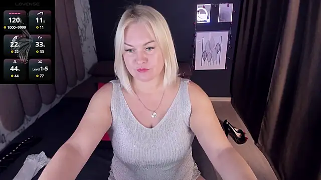 Snapshot of YolandaKiss chatting on 23, 10, 2025 YolandaKiss online show from 23, 10, 2025