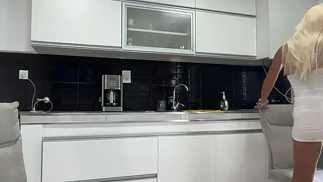 Reyna63 online show from 11, 4, 2026