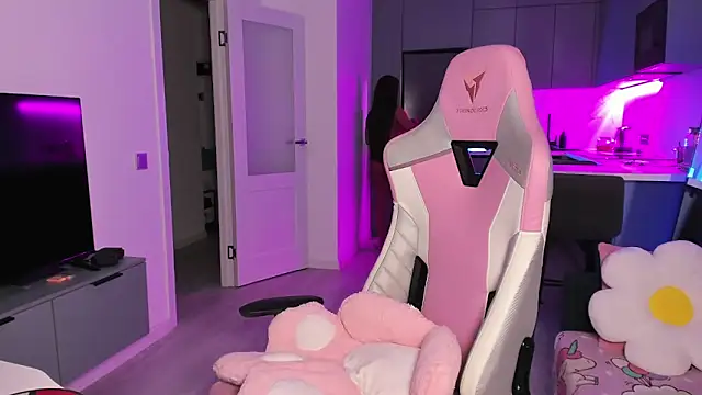 Snapshot of wow_lovie chatting on 10, 10, 2025 wow lovie online show from 10, 10, 2025