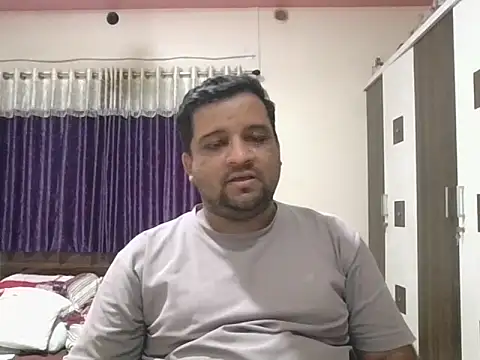 Snapshot of dhruv_love chatting on 4, 7, 2026 dhruv love online show from 4, 7, 2026