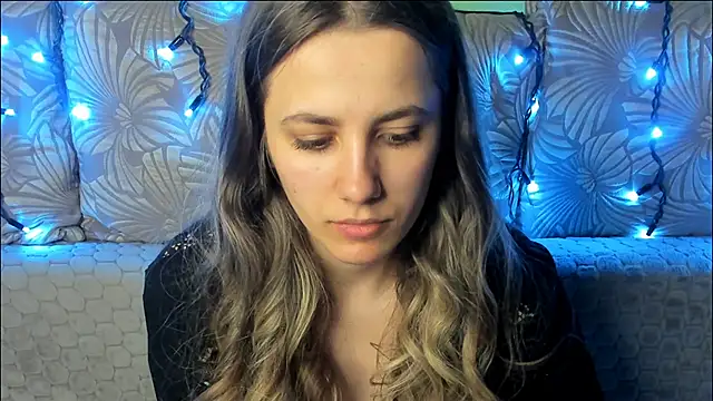 Snapshot of MaggieCake chatting on 26, 4, 2026 MaggieCake online show from 26, 4, 2026