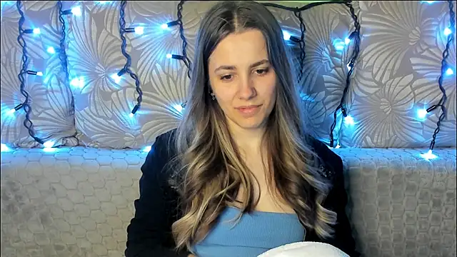 Snapshot of MaggieCake chatting on 28, 4, 2026 MaggieCake online show from 28, 4, 2026